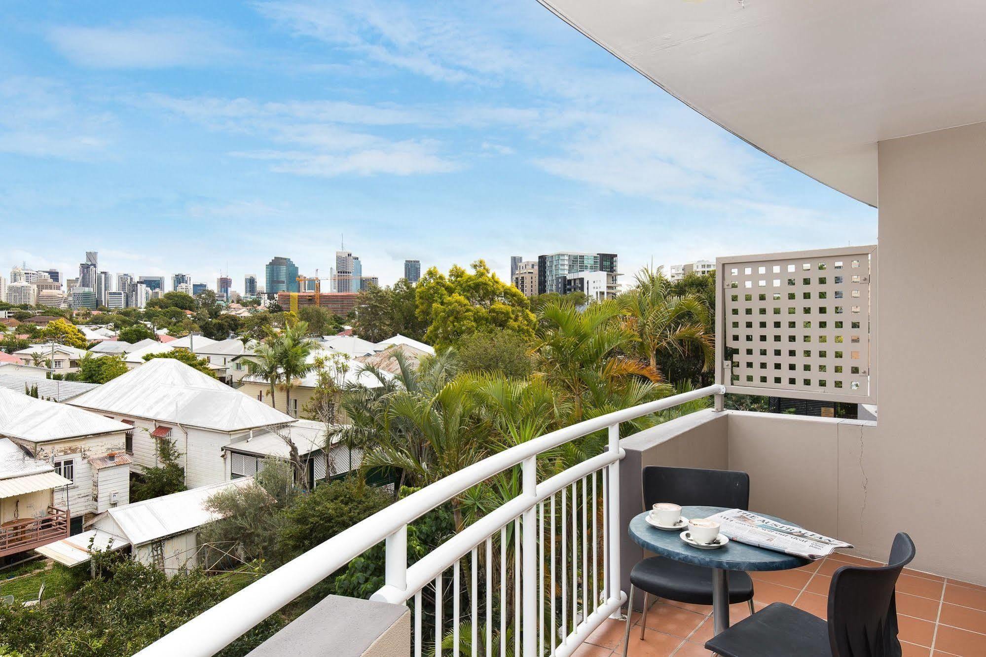 The Wellington Apartment Hotel Brisbane Exterior photo